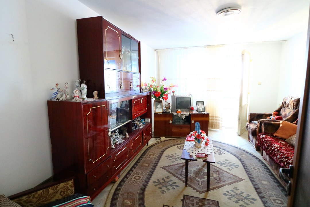 Apartament 2 camere, Trivale, cu balcon