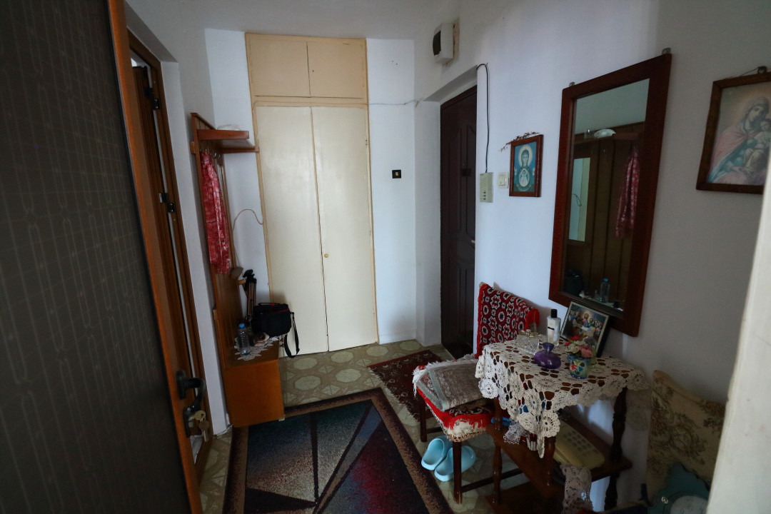 Apartament 2 camere, Trivale, cu balcon