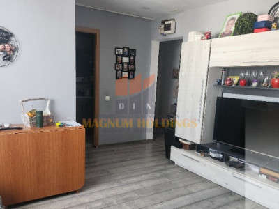 Apartament 3 camere, Trivale, cu balcon