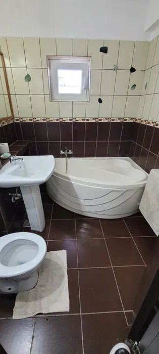 Apartament ultrafinisat, 3 camere, Exercitiu