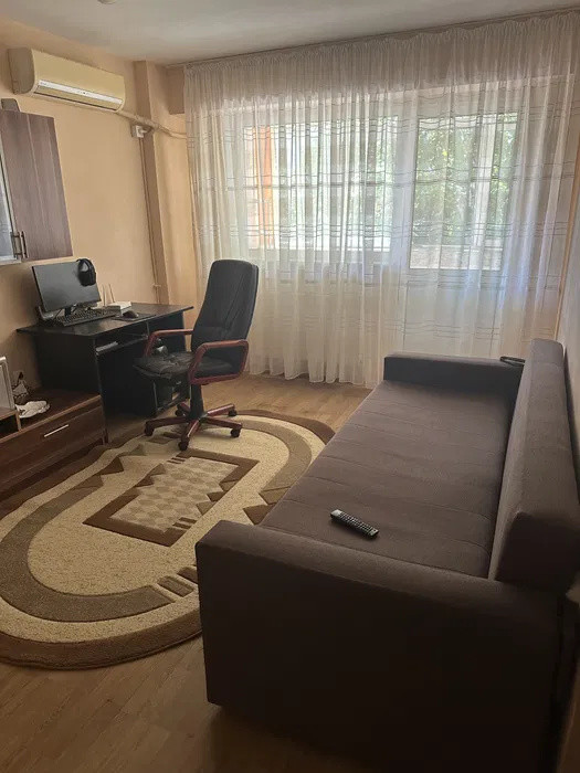 Apartament 3 camere, decomandat, Prundu