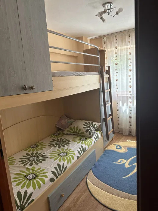 Apartament 3 camere, decomandat, Prundu