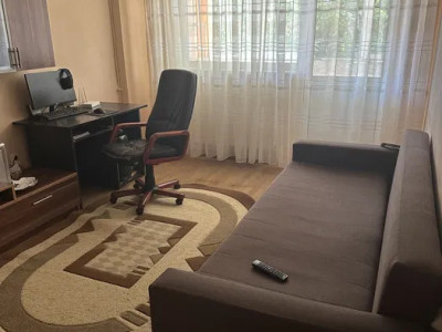 Apartament 3 camere, decomandat, Prundu