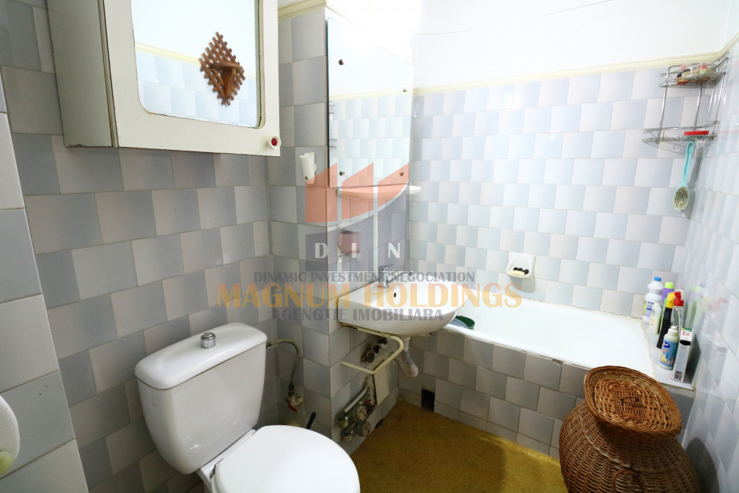 Apartament 2 camere, semidecomandat, Prundu