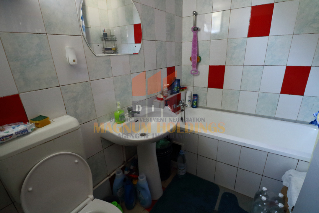 Casa doua camere plus garaj, Mosoaia, Hintesti, 6 km de Pitesti