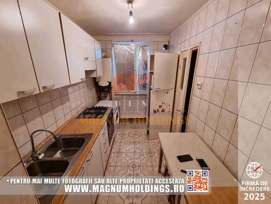 Apartament 3 camere, Trivale, cu balcon