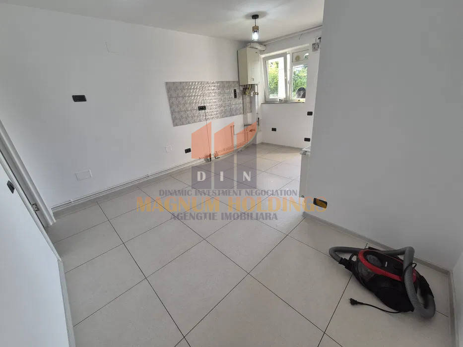 Apartament 2 camere, studio, central, etajul 1