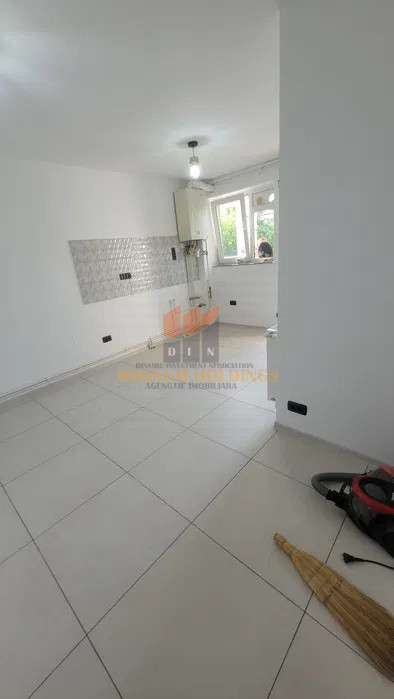 Apartament 2 camere, studio, central, etajul 1