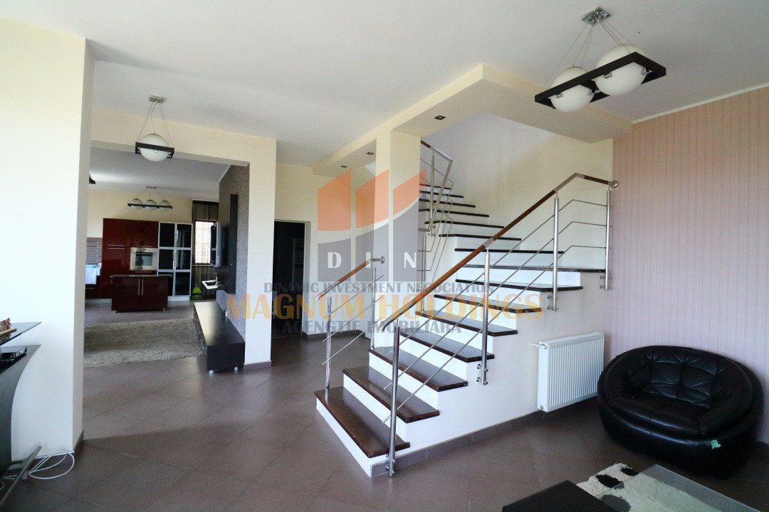 Casa Hintesti, 3 km de oras, 300 mp construiti, piscina, terasa