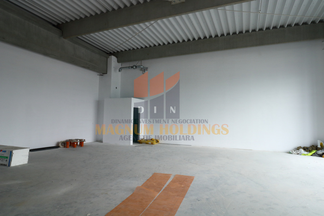 Spatiu comercial, etajul 1, necompartimentat, 213 mp