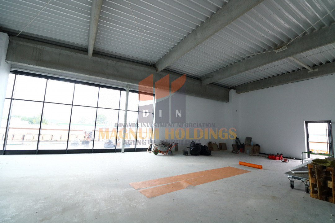 Spatiu comercial, etajul 1, necompartimentat, 213 mp
