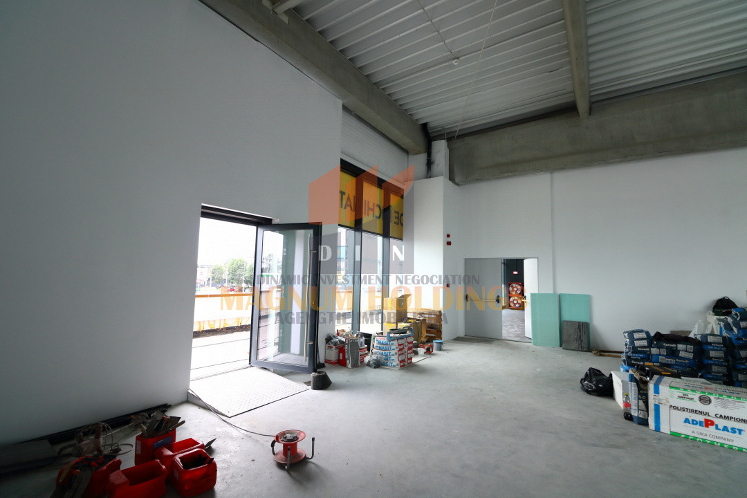 Spatiu comercial, etajul 1, necompartimentat, 213 mp