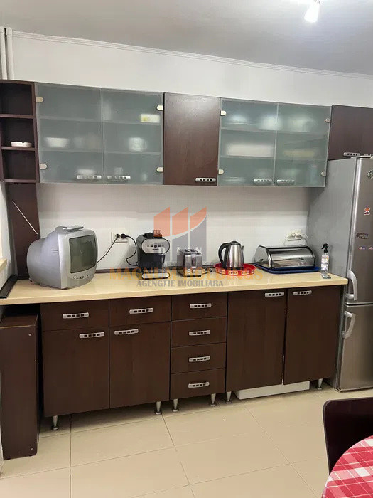 Apartament 2 camere, Fratii Golesti, 3 balcoane, etajul 2