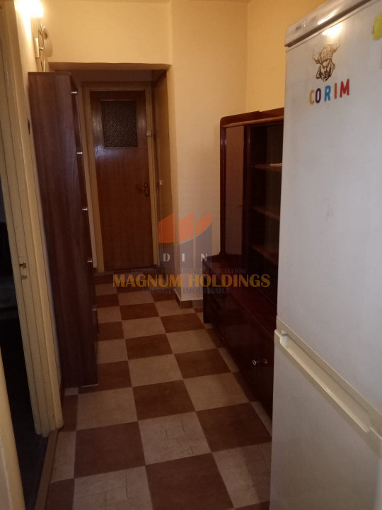Apartament 3 camere, Nord, etajul 3
