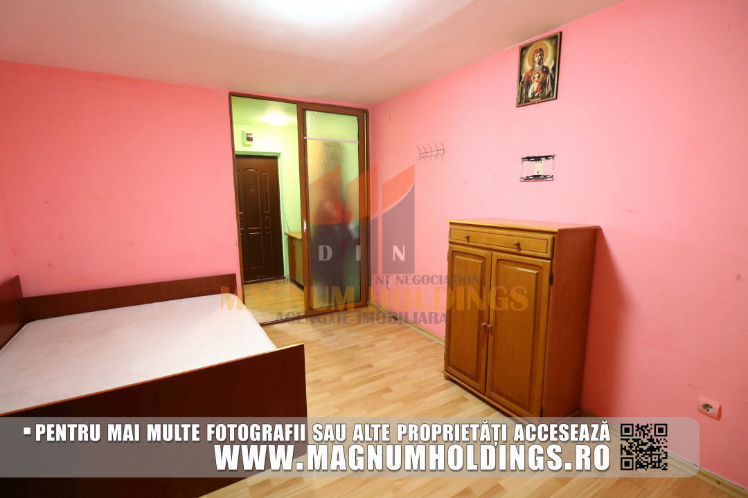 Garsoniera etajul 1, Prundu, Academica