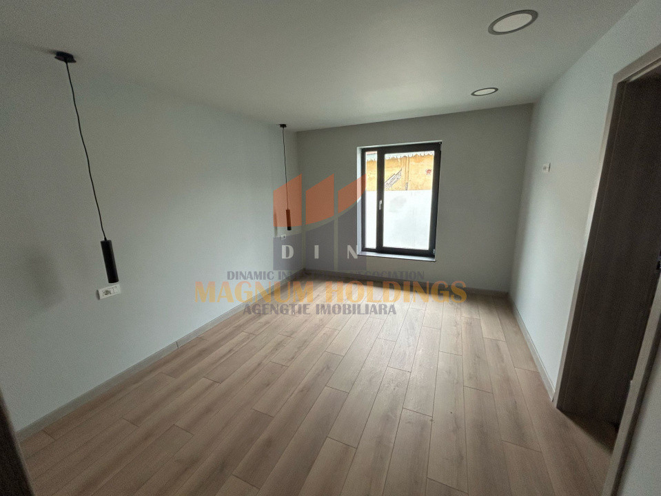 Casa tip mediteranean, parter, Smeura