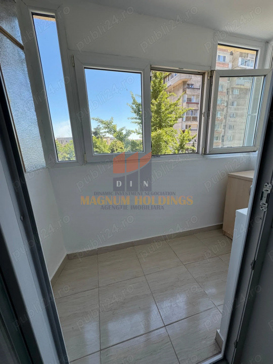 Apartament 2 camere, central, etajul 3, doua balcoane