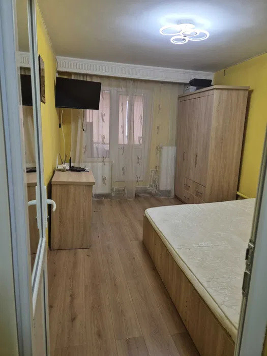 Garsoniera parter, Razboieni, cu balcon