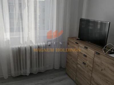 Apartament 2 camere, zona-semicentrala, cu boxa
